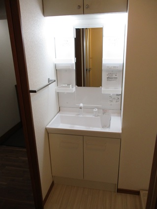 新しい洗面台。気持ちいいですね！